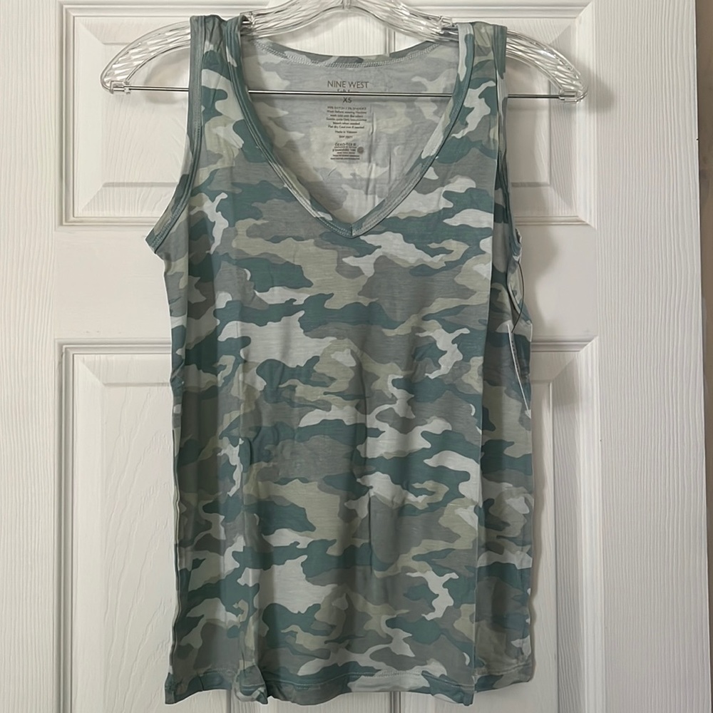 Nine West Soft Spun Easy V-Neck Sleeveless Blouse Size X-Small NWT